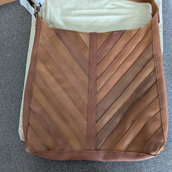 Magnolia Brown Leather Crossbody Bag - Picture 2 of 5